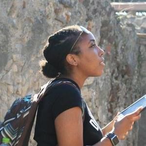 Meet your Posher, Olivia